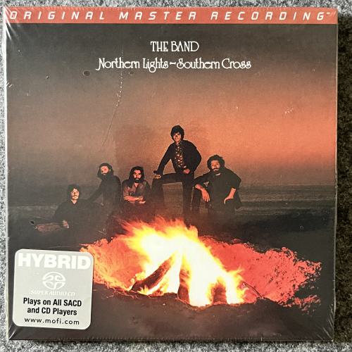 NORTHERN LIGHTS-SOUTHERN CROSS 
