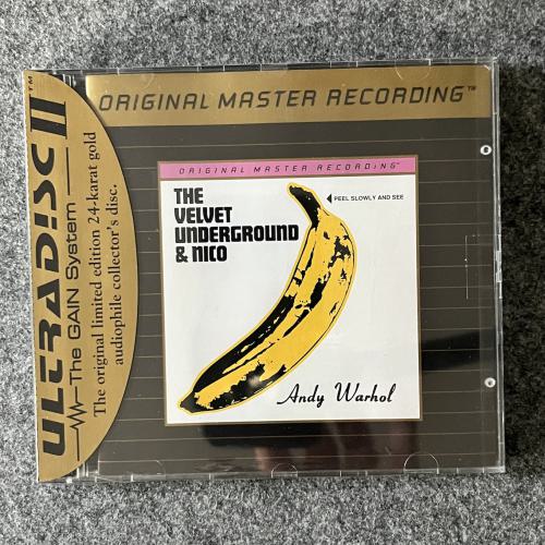 THE VELVET UNDERGROUND & NICO 