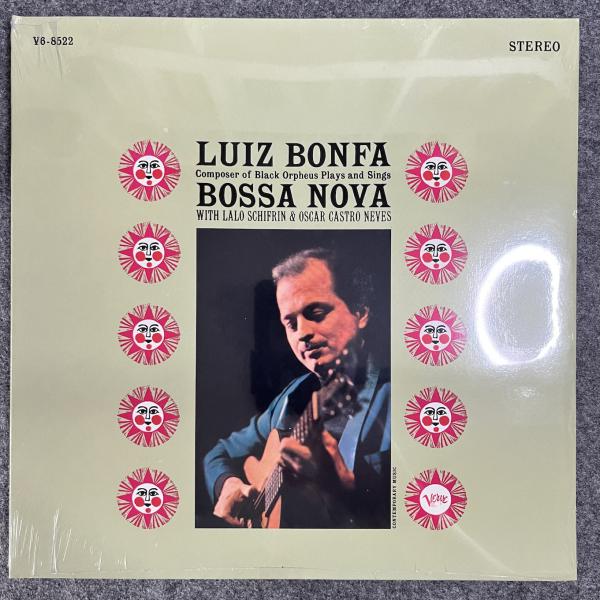 PLAYS AND SINGS BOSSA NOVA 