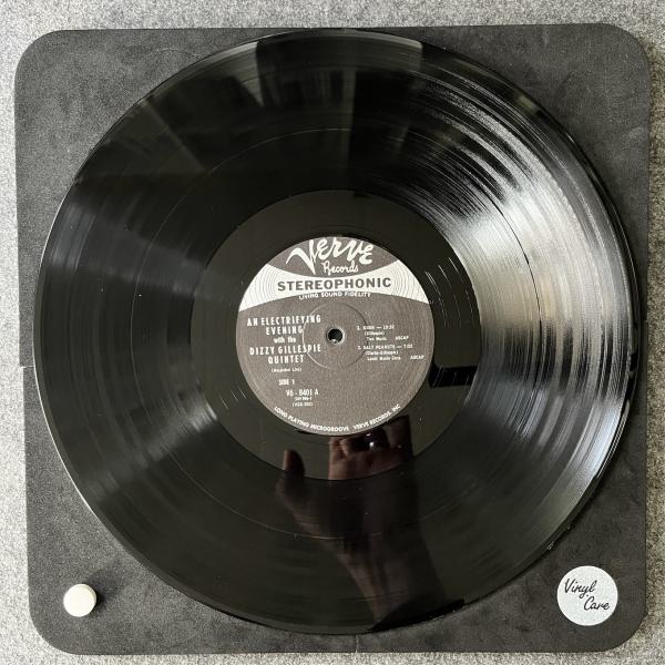 AN ELECTRFYING EVENING WITH THE DIZZY GILLESPIE  QUINTET 