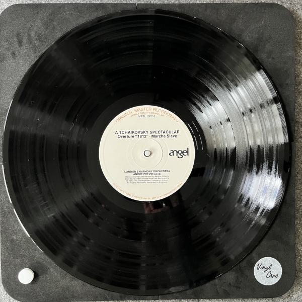 A TCHAIKOVSKY SPECTACULAR   THE OVERTURE 1812 