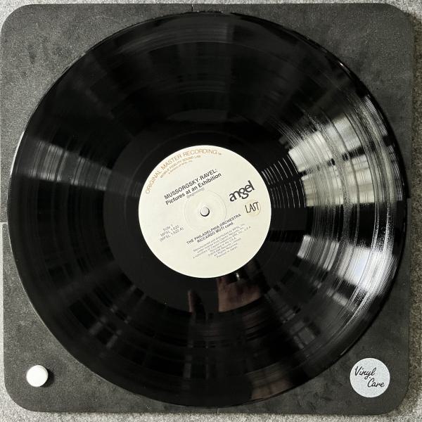 PICTURES AT AN EXHIBITION 