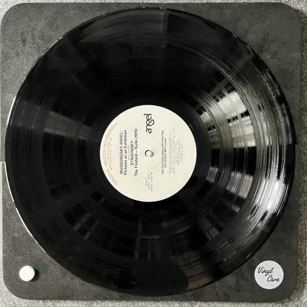 PICTURES AT AN EXHIBITION 